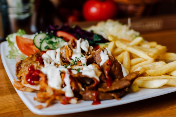 4.Efes Tarnow - mieso z kebaba z fryktami i sorowka